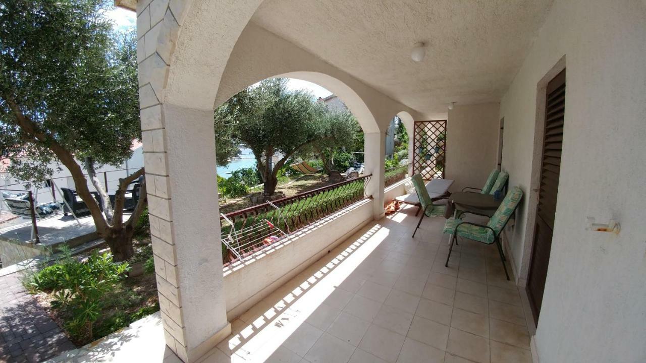 Apartments Dora Banjol Exterior foto