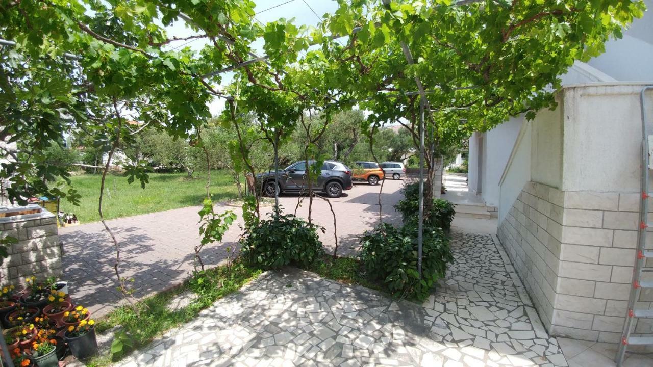 Apartments Dora Banjol Exterior foto
